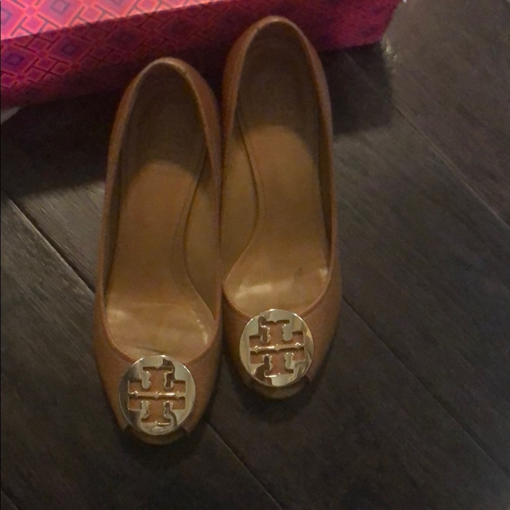 Tory Burch sally peep toe pump.